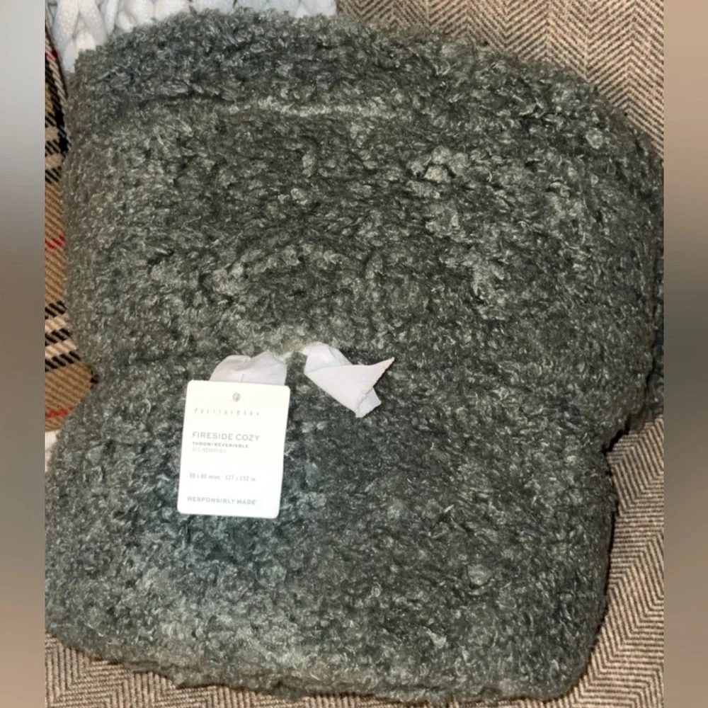 [SALE] NWT Pottery Barn Fireside Cozy Reversible Throw Blanket 50x60 Evergreen